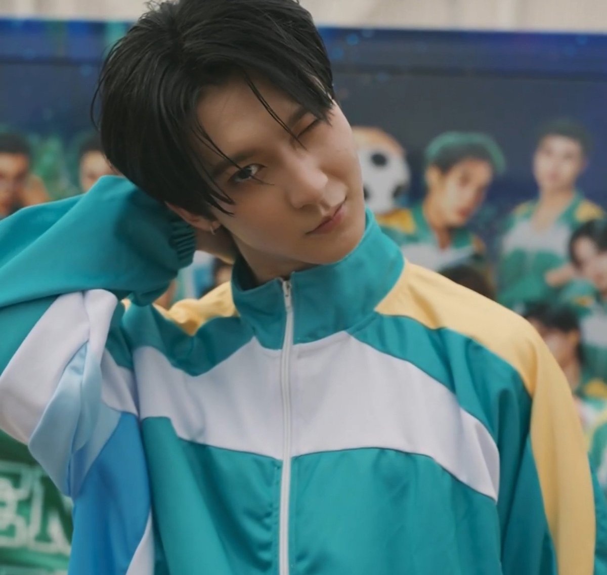 PearLLMMook's tweet photo. พี่อย่าหล่อมาก เดี๋ยวผมหล่อบ้างพี่จะหนาว https://t.co/AQf1sEiZpt