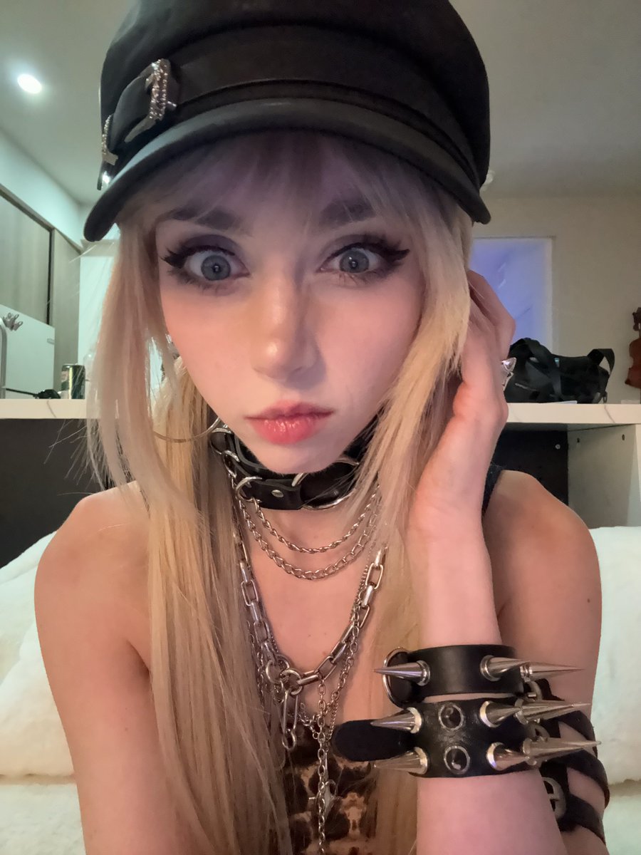 _shhh_bequiet_'s tweet photo. Duckie leopard print outfit https://t.co/jWYdFb2iP2