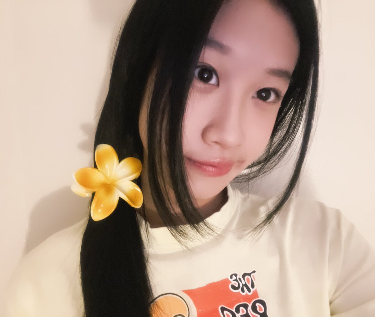 Rilly_JKT48's tweet photo. BEBEEE #fRillday 💛💛💛 https://t.co/zOV2EdlJld