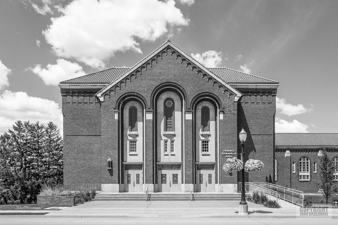 universityicons's tweet photo. Today's featured university icon is Donaghoe Hall at Clarke University in Dubuque, Iowa.
You can find this #ClarkeUniversity photo, and others, in the "Clarke University" Collection via the link below. 
https://t.co/u6MU3VQPQL

@ClarkeU https://t.co/yF91IBwwCv