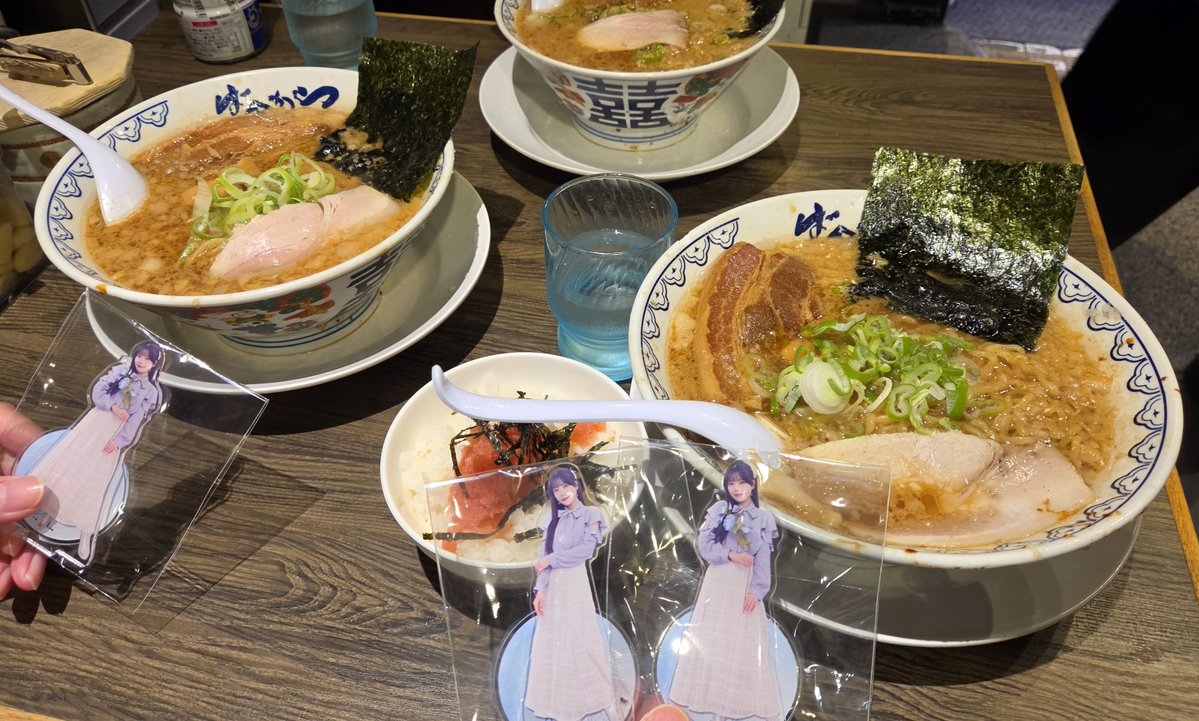 WaniYuichi's tweet photo. 玲鳳ちゃんの朗読劇終了後、いつものメンバーで晩御飯🍜
この後は当然のようにセーブポイントで底辺してきました…🍻
#倉部活動 https://t.co/E7NXEW3Mlp