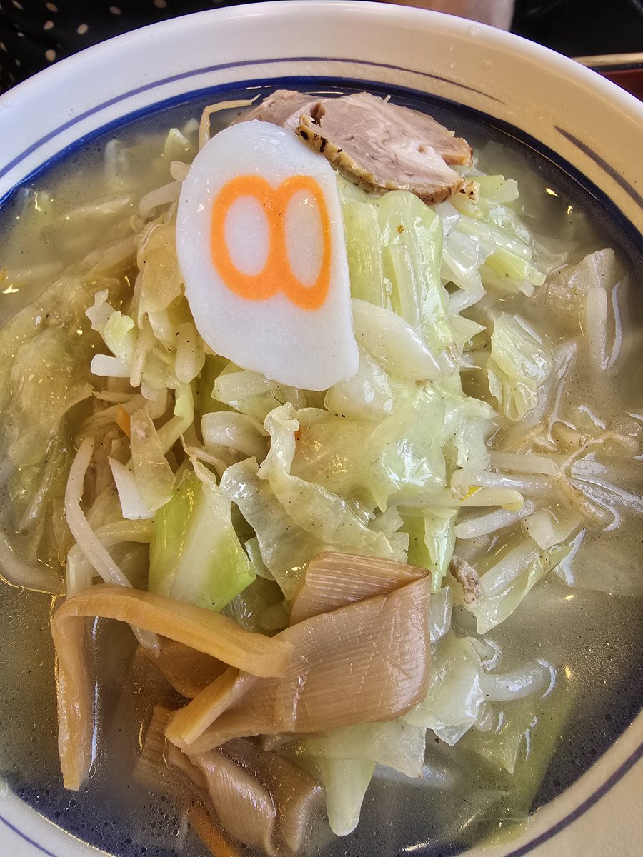 591055Manmaya's tweet photo. 8番らーめん

私は味噌バター大盛
妻は塩の野菜増し
それと特盛餃子

旨かった(笑)

ご馳走様でした～😃 https://t.co/qVOklRETb8