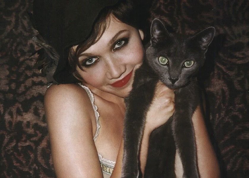uluy's tweet photo. maggie gyllenhaal for miu miu (2004) https://t.co/F4eJ4Ne43W