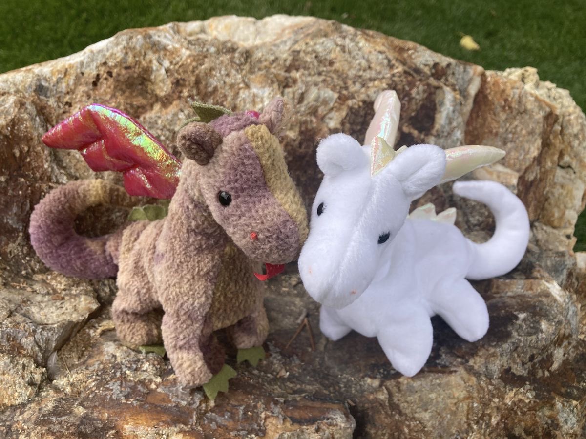 dadbbot's tweet photo. little  who  feels  too  embarrassed  to  take  a  stuffed  toy  outside  with  them  &amp;  carer  who  starts  bringing  one  out  with  them  too  so  they  feel  more  comfortable  to  carry  their  own   ⋆｡° ✩ https://t.co/I22lMTXiOZ