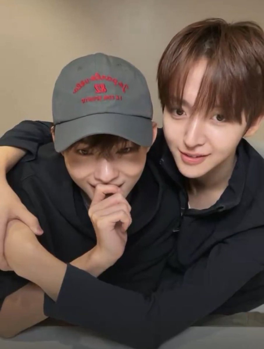 __hyxxn's tweet photo. 커플 정말 최악인듯 https://t.co/1aHFlhjXRI