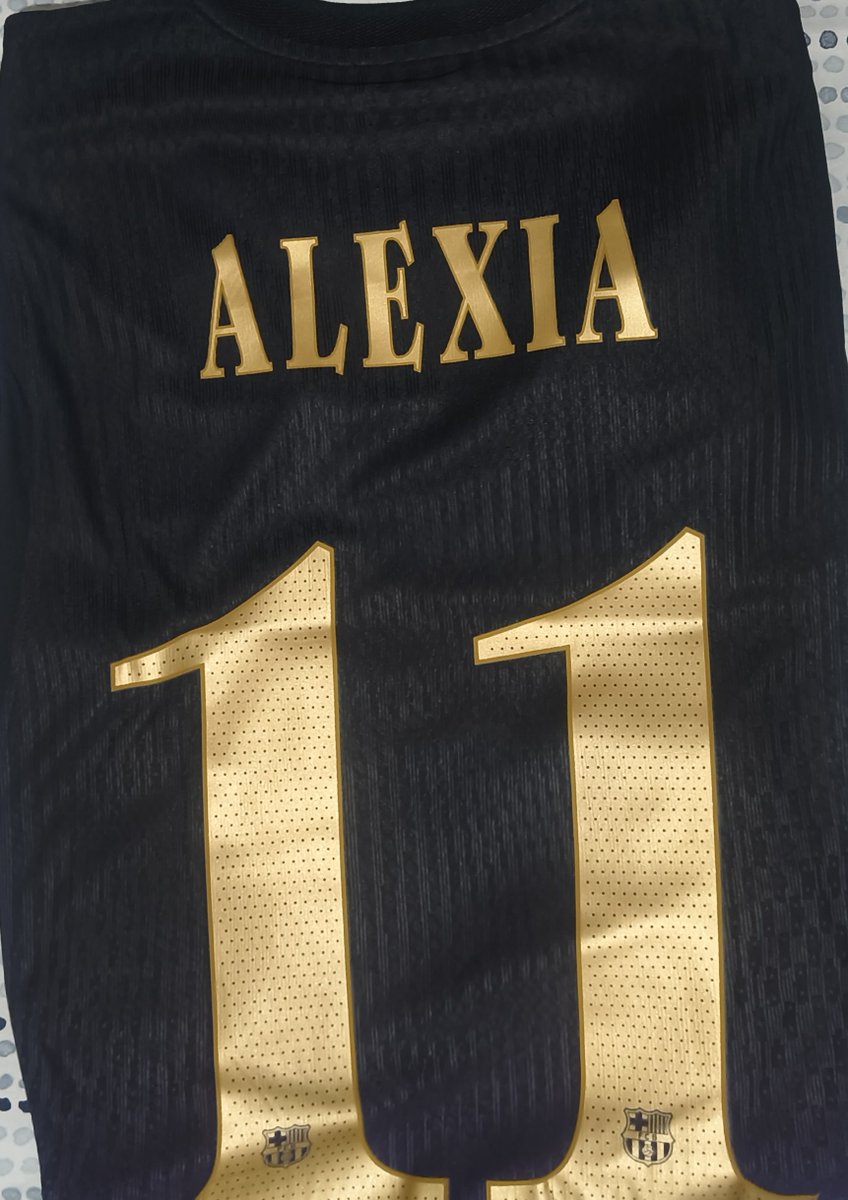 mamenjmnz's tweet photo. "Leave the game better than you found It."
Lo estás consiguiendo Alexia 👑

Adoro esta colaboración y por supuesto, no podía faltar la 11 y su nombre. https://t.co/9VgPWMdwvu