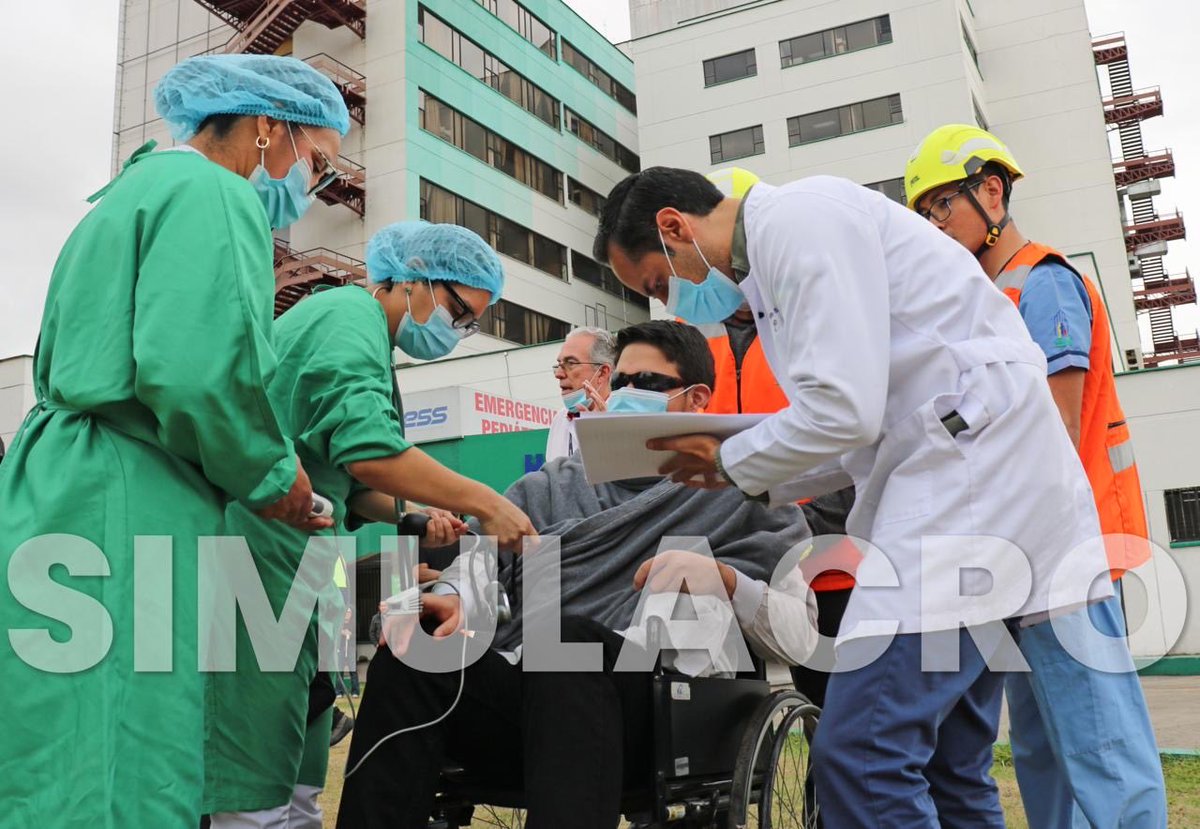 IESSHJCA's tweet photo. 🏥El #HJCA del @IESSec desarrolló con éxito el Simulacro de Campo por Servicio con Evacuación Parcial de Pacientes y Personal de la Unidad de Diálisis. 👥
🚑Fortalecemos la seguridad hospitalaria, la preparación ante emergencias y la protección de pacientes, usuarios y personal. ✅🛡️