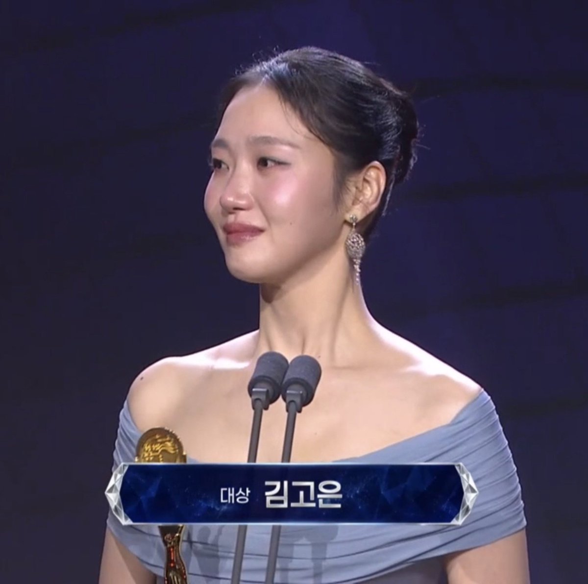 rstayu_'s tweet photo. AKHIRNYA BENERAN TERWUJUD, KIM GOEUN DAESANG DALAM KEADAAN PRINCESSS CANTIK PARIPURNA🫶🤍😭

CONRATULATIONS SAYANGGGGG, NANGIS BANGGA BGT https://t.co/sHI2722xUV