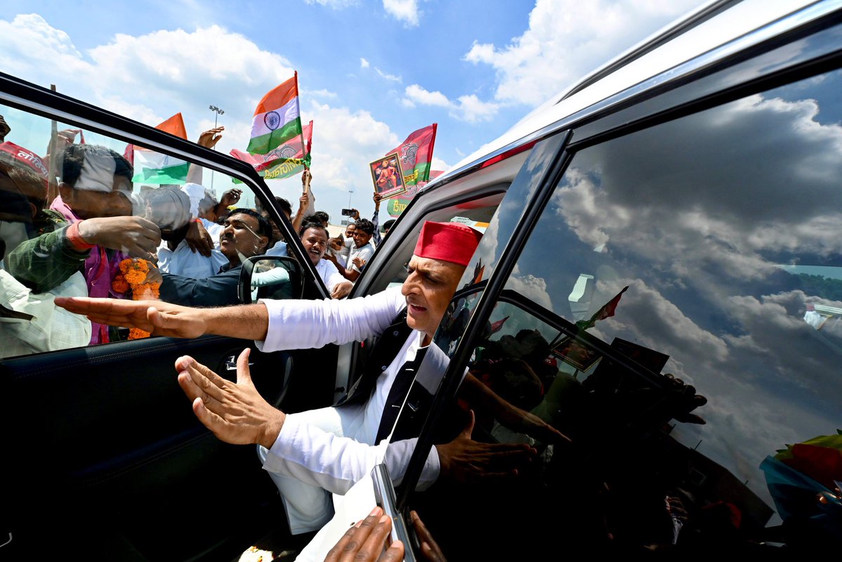 yadavakhilesh's tweet photo. https://t.co/KCWNG0w6nZ