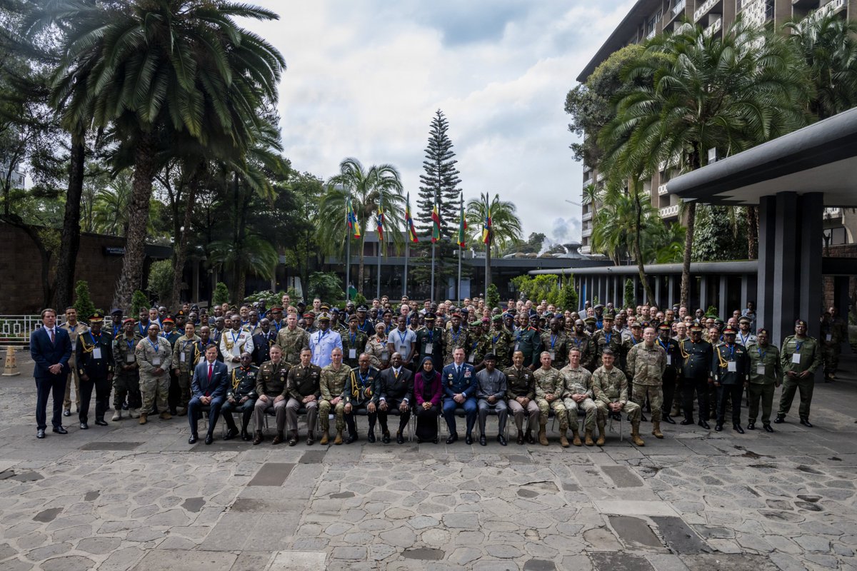 USAenFrancais's tweet photo. 🇺🇸🌍 Des délégués de 40 pays africains, aux côtés de @USAfricaCommand et de partenaires industriels, se sont réunis à Addis-Abeba pour le Symposium sur la logistique et les communications en Afrique #ALCS2026. 

Les entreprises américaines, notamment dans les secteurs de la logistique et des communications, proposent des technologies parmi les + performantes et de la meilleure qualité qui soient. Ces technologies aident les pays africains à instaurer la sécurité et la stabilité nécessaires à la réussite des projets sur les investissements stratégiques dans les infrastructures.