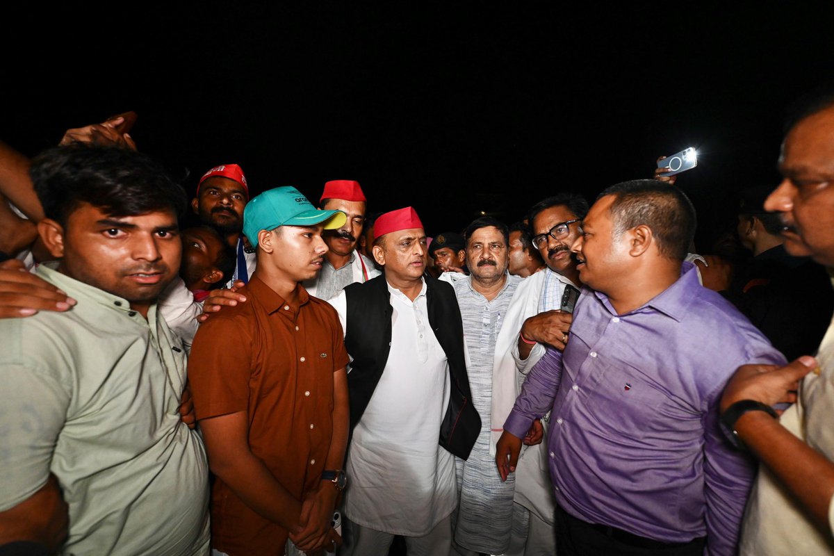 yadavakhilesh's tweet photo. https://t.co/mkYzCWwtob