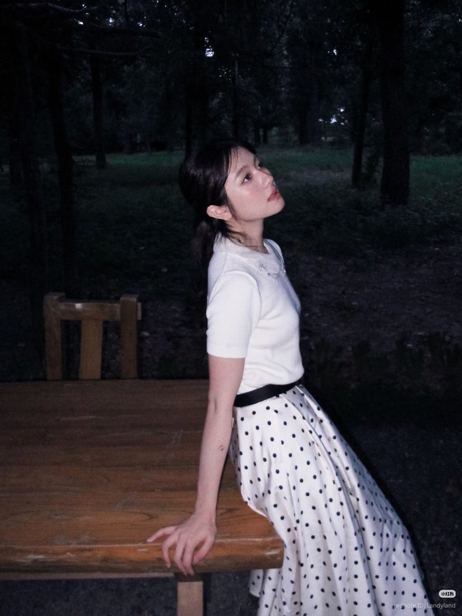 lilandiary's tweet photo. 🧸 260731 | Li Landi Xiaohongshu Update. (1/3)

Wrapping up July. 🗓️

#LiLandi #李兰迪 https://t.co/f969fRYUZC