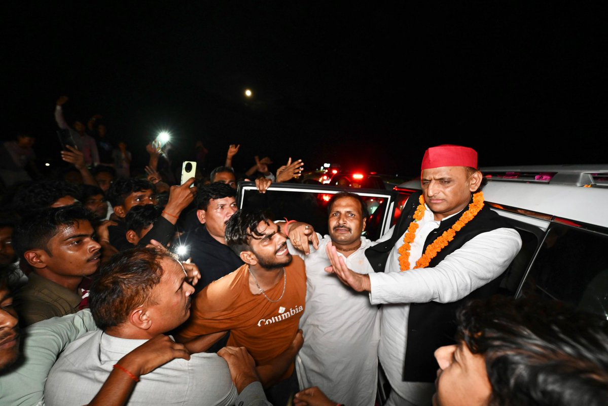 yadavakhilesh's tweet photo. https://t.co/zYxkWGVT0Y