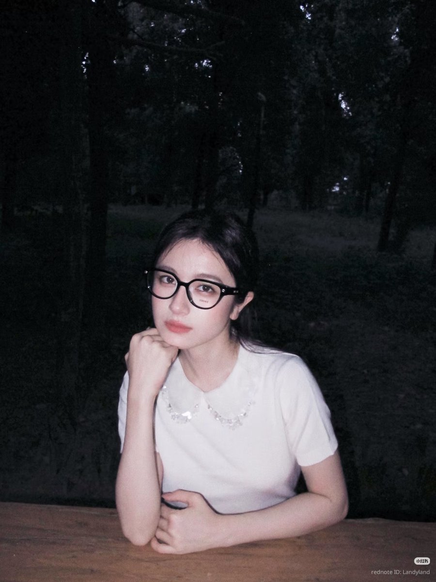 lilandiary's tweet photo. 🧸 260731 | Li Landi Xiaohongshu Update. (1/3)

Wrapping up July. 🗓️

#LiLandi #李兰迪 https://t.co/f969fRYUZC