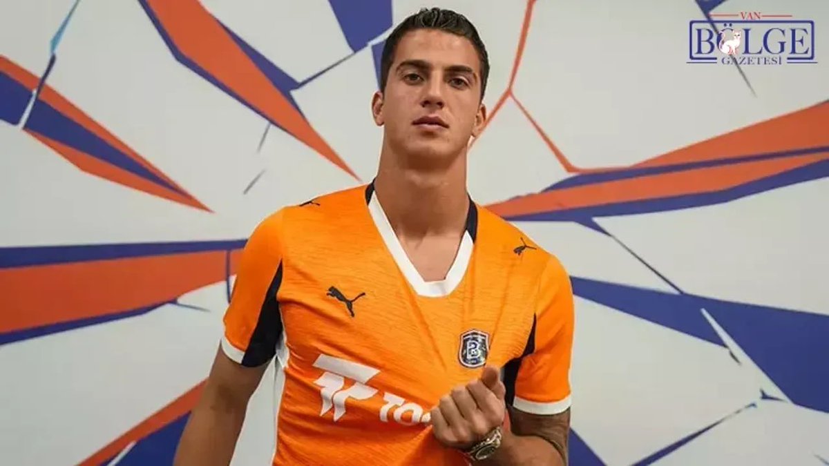 FahirEfendi's tweet photo. 2 maçta inter turku Denen rezil takıma gol atamadı, bir ara Maestro denen kazmanın PR’ı yapiliyordu şimdi bu ÇÖPÜN

Fenerbahçeye gol atinca Abdülkerim abisiyle maç öncesi mesajlaşmasını anlatan

kendini gs’ye çakmaya çalışan bu torpilli çöp Fenerbahçeyi rüyasında bile GÖREMEZ https://t.co/dxYYChZu4T