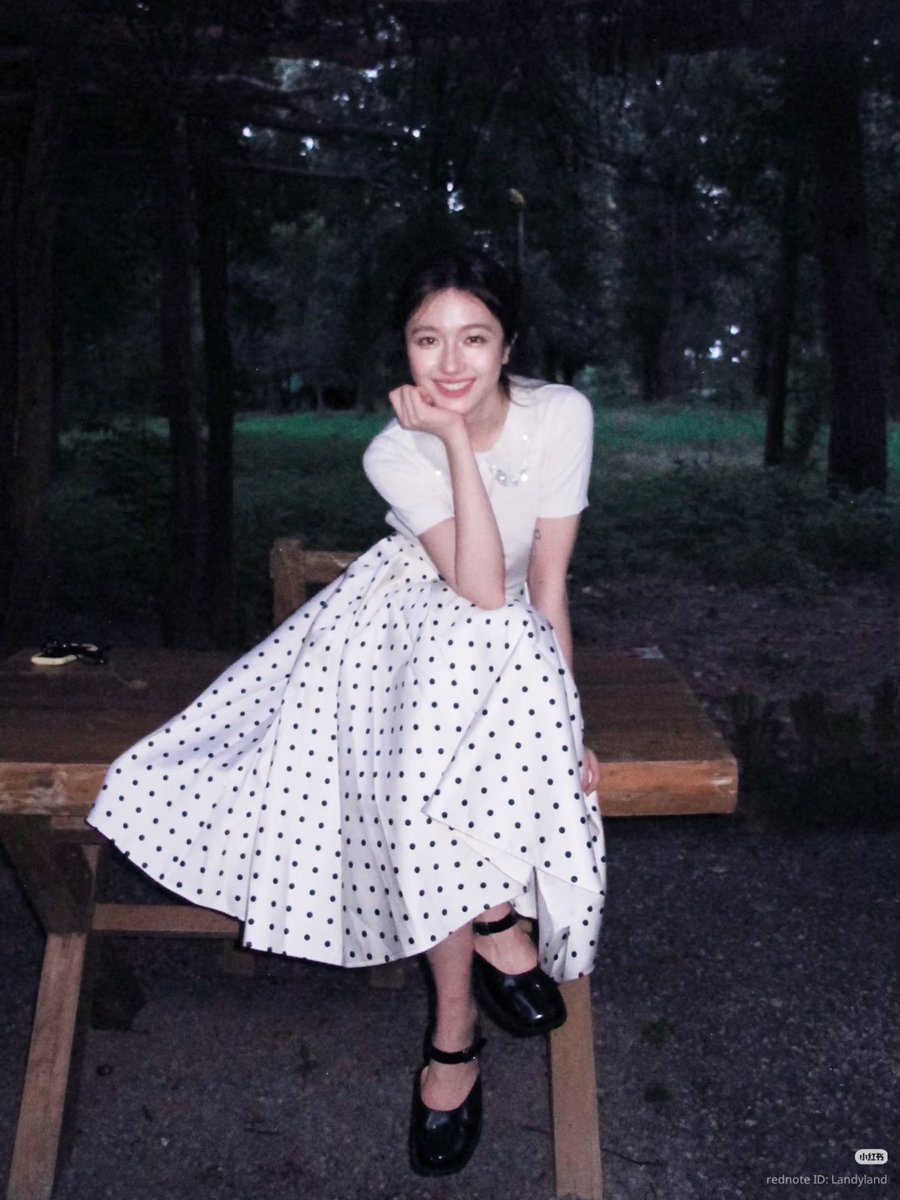 lilandiary's tweet photo. 🧸 260731 | Li Landi Xiaohongshu Update. (1/3)

Wrapping up July. 🗓️

#LiLandi #李兰迪 https://t.co/f969fRYUZC