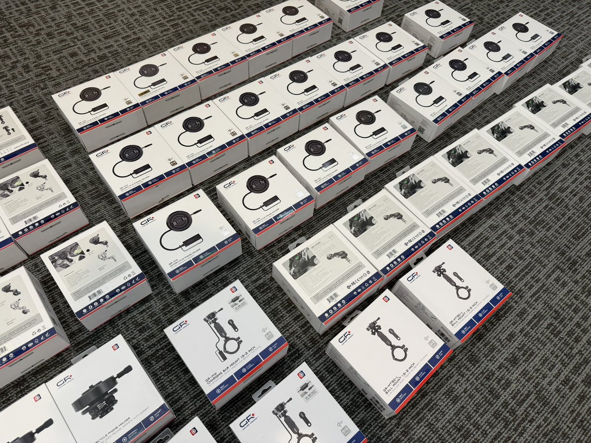 mosn_com's tweet photo. 🚀 GR XPLOREスマホホルダー大量入荷!
ワイヤレス充電モデルは、MOSNが国内唯一の在庫あり販売店です。
豊富な在庫をご用意しておりますので、ご注文後すぐに発送可能!
ツーリングやロングライドをもっと快適に。
気になる方はぜひチェックしてみてください!
#MOSN #GRXPLORE #スマホホルダー https://t.co/sG7pbIRSBc