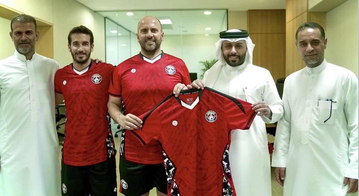 Hatemdk11's tweet photo. والله الصورة شي مضحك تحس انك بعام ٢٠١٢ 😂

حتى الوكيل معدل عليها ماقدر ينزلها بهالجودة https://t.co/PrmwRd6iS6