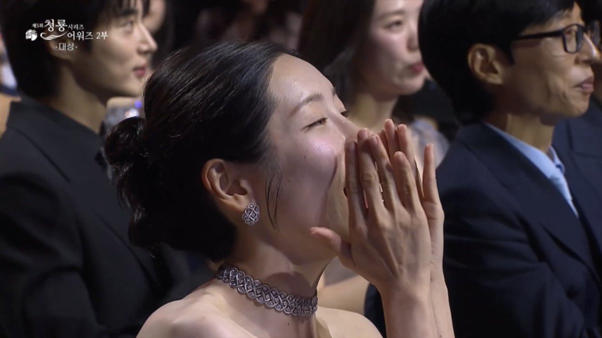 c_at_e's tweet photo. 은중과 상연 또 다른 엔딩 같아서 마음이 막 https://t.co/cxZAFoIbWd