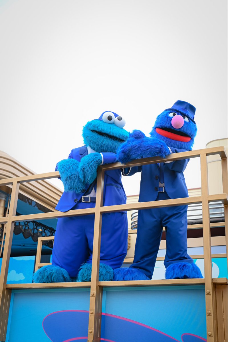 mi__11_usj's tweet photo. 本当に息ぴったりで動き同じなのすごいと思う👏

#USJファン https://t.co/E0UDXaX11Y