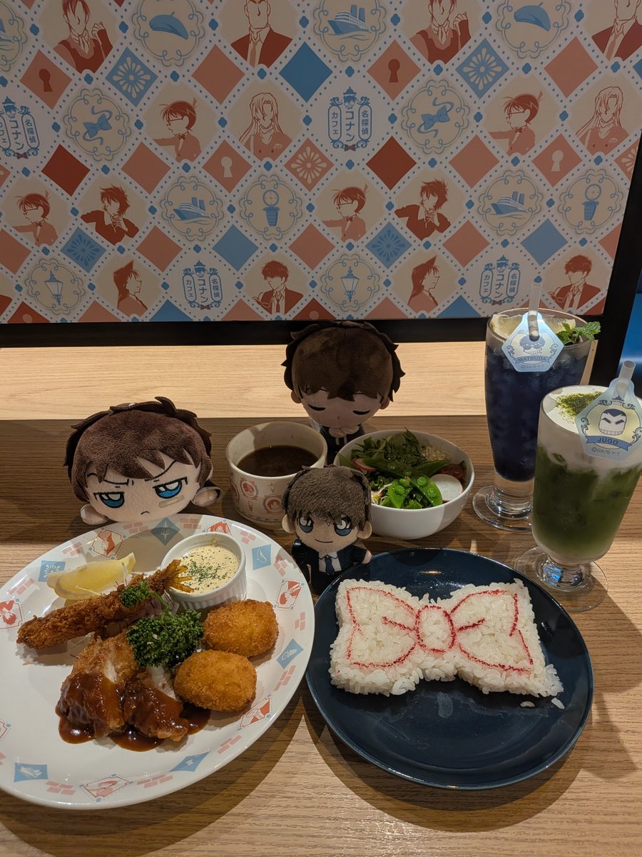 mitu0917hk's tweet photo. 3回行ってきました✨　
嬉しいことに招待状は2回とも松田くんでした💖
美味しかった。
コナンの曲も流れていて、楽しい空間でした。　
2回は1人参戦だけど、ノリノリで楽しみました笑
また来年も行きたい。楽しみにしています！
＃名探偵コナン　
#コナンカフェ
#ハイウェイの堕天使 https://t.co/7So4qe4YnO
