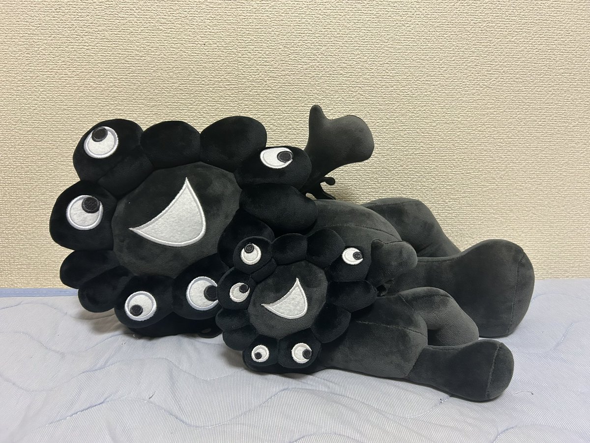 mamariririsu's tweet photo. 先日のミャクミャクくじで当てた2等と3等たち☺️願ったらきてくれました！
次に引けるのはいつになるやら…
機会があればいつか1等当ててみたい✨ https://t.co/4s7hlTW7jQ
