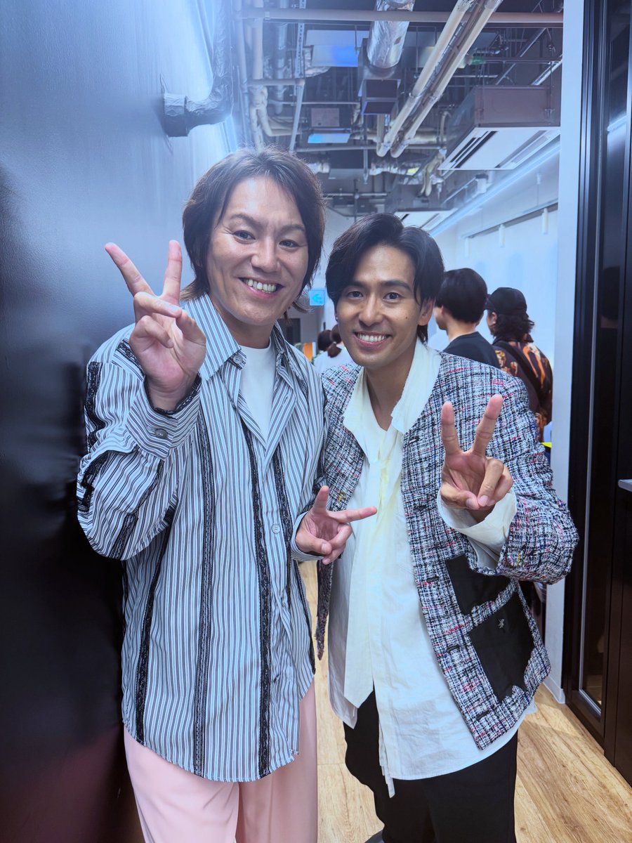 k_pianoman's tweet photo. 8/7(金)19:00～オンエアの
TBS「ハマダ歌謡祭」に出演します!!
実は昔から狩野さんの隠れファンでしたので
写真を撮ってもらいました^_^
とても優しくて素敵な方でした〜♪
是非みてね‼️

8/7(金)19:00～21:00

https://t.co/4NeyABW4Kp

@ookami_tbs

@kano9x 
@ookami_tbs https://t.co/CoM2Rs9vzc