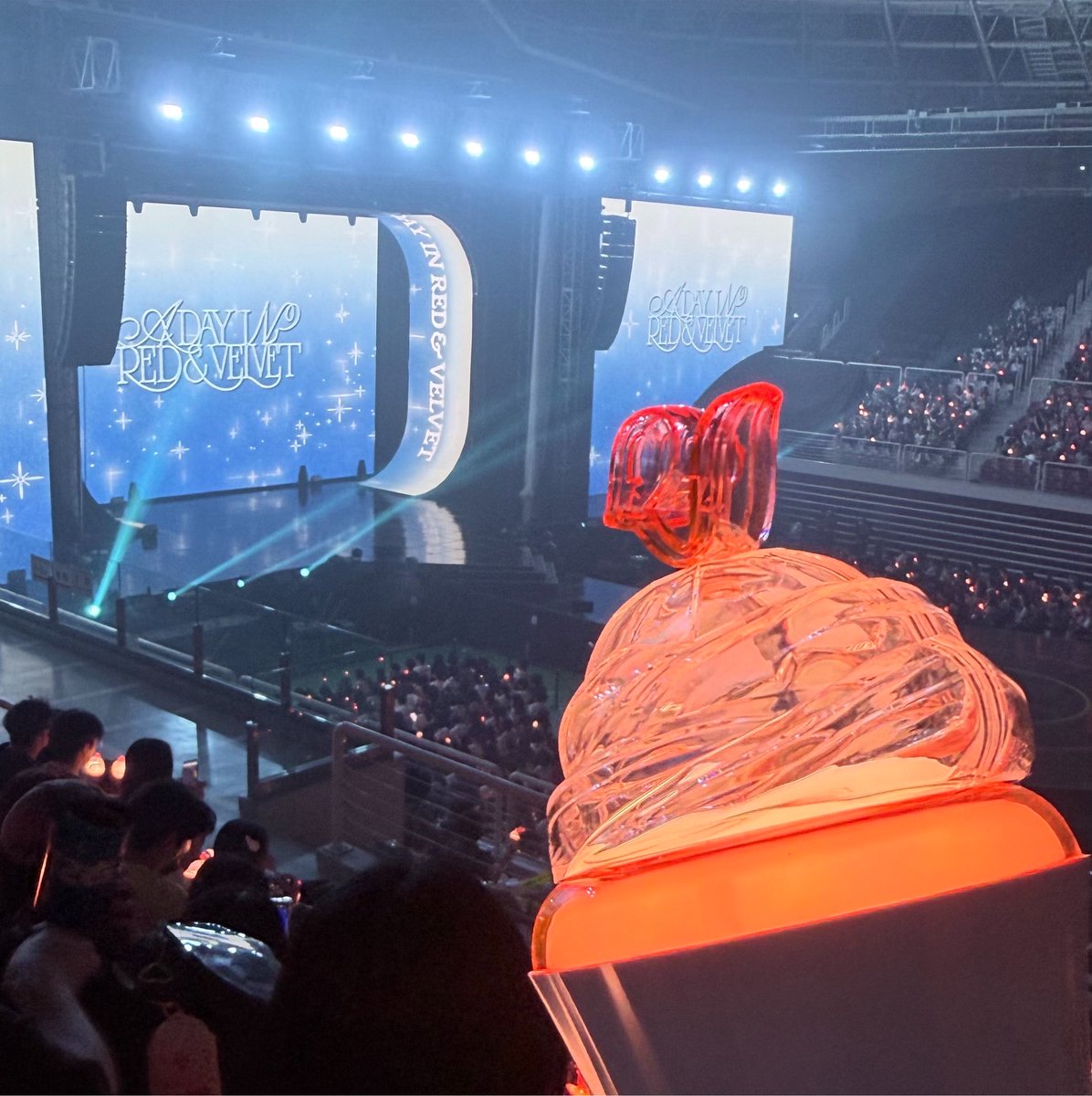 thebluebearies's tweet photo. A Day in Red &amp; Velvet (day 1)

the best concert ever!!!!!
rv sang the fans' favorites, the cheers n fanchants were really loud, the audience was responsive n engaging too; 
the girls were incredible n they enjoyed every second on stage, just as much as luvies did 🥰

💚💜🩷💛🩵✨ https://t.co/5V9DjnhHaU