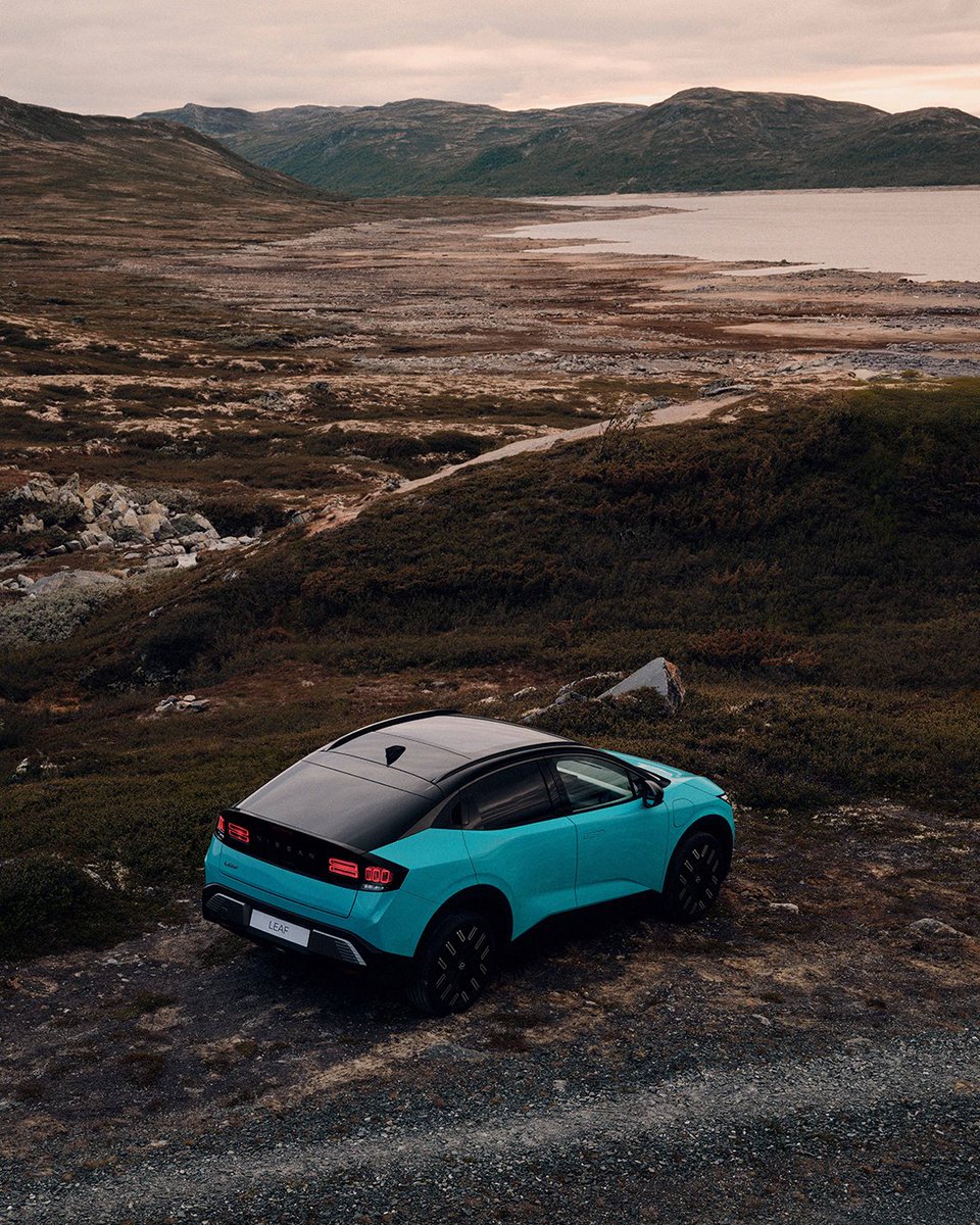 Nissan_ESP's tweet photo. Verano es salir de la rutina, quedarse más de lo previsto y disfrutar del momento. ☀️  

¡Así de bien sientan las escapadas con el Nissan LEAF! 🚙🕶️ https://t.co/njV1THmXeN