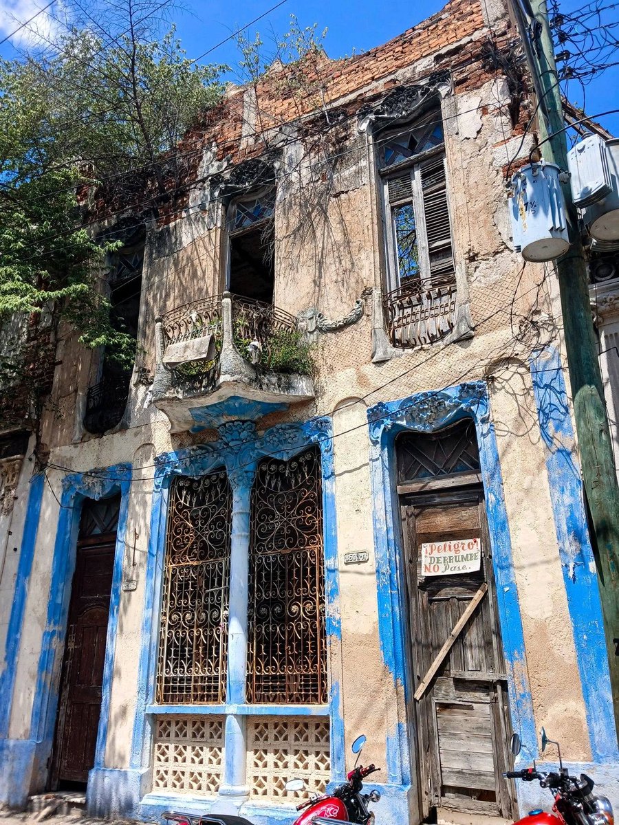 FedroOtuas's tweet photo. #proteccióndelpatrimonio #Arquitectura #Modernismo #modernismeCatalà #eclecticismo

Calle Ayuntamiento núms.8503 y 8053A entre  calle Río y Medio.#Matanzas #Cuba

📸Luis Enrique Lauzurica Gonzalez https://t.co/WFZgbJ1BBR