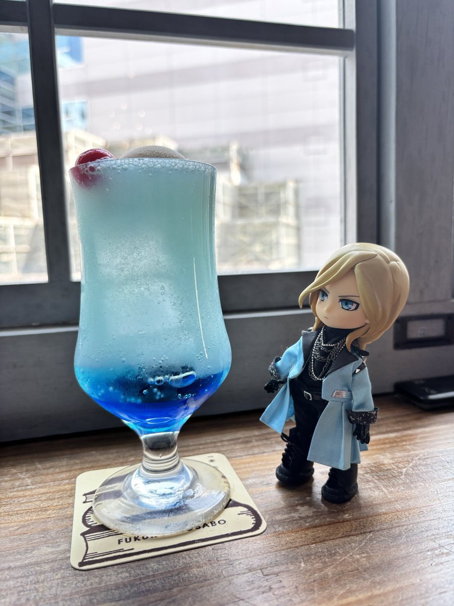 moon_rabbit5's tweet photo. 帰宅中。
今日はモデリングのこととかお聞きしたかったり色々な作業のお話したりドール屋さん巡ったり。
え。食べてばっかりじゃないか💦
でも実りのあるお話たくさんできました。 https://t.co/2FTTZ92ACu