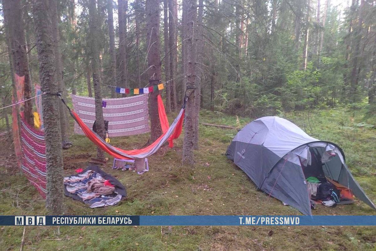 HannaLiubakova's tweet photo. Police in #Belarus boast they've crushed an "unauthorized mass event." Translation: they raided people camping by a lake, detained the organizers, and launched cases against participants. There were around 300 people. Fun got arrested and outdoor recreation suppressed. https://t.co/K5eCVWBz0g