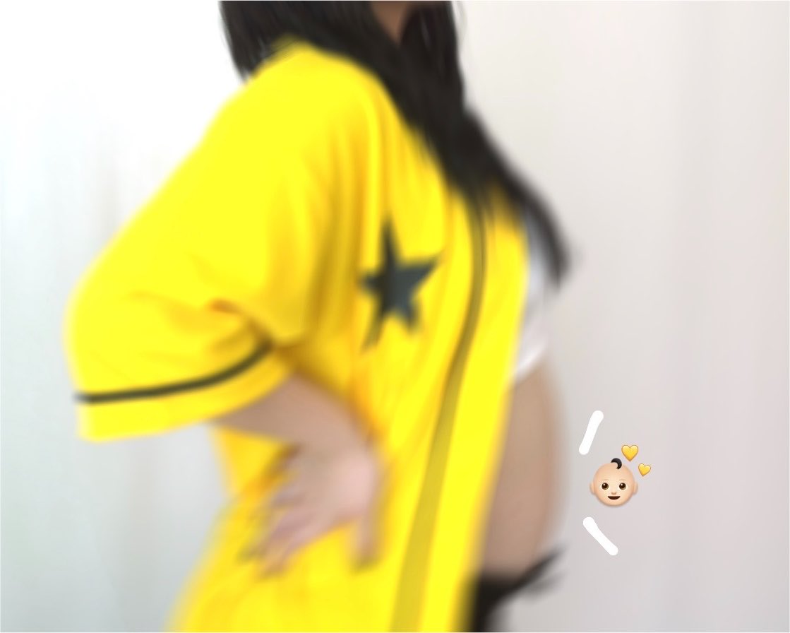 _zoool7ayu_'s tweet photo. 🇺🇸ｵﾚmamaﾆﾅﾙ🌟
四半世氣少年ツアー中に妊娠発覚👶🏻❕
ツアーファイナル日には
💛🐣【 last 100days 】🐣💛
子育てと推し活の二刀流人生ﾀﾉｼﾑ🇺🇸💛🌟
目指せ3世代きしず🌈🫶🏻🌟 https://t.co/IQK3PHky1U