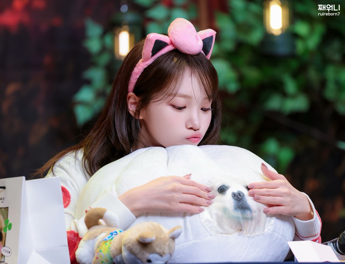 ruireborn7's tweet photo. 생일축하해 채원아 
우리 건강하게 오���오래 보자

TIME TO CELEBRATE CHAEWON 
#여름의인트로_김채원 
#TimeToChaelebrate https://t.co/EREpsyvkTp