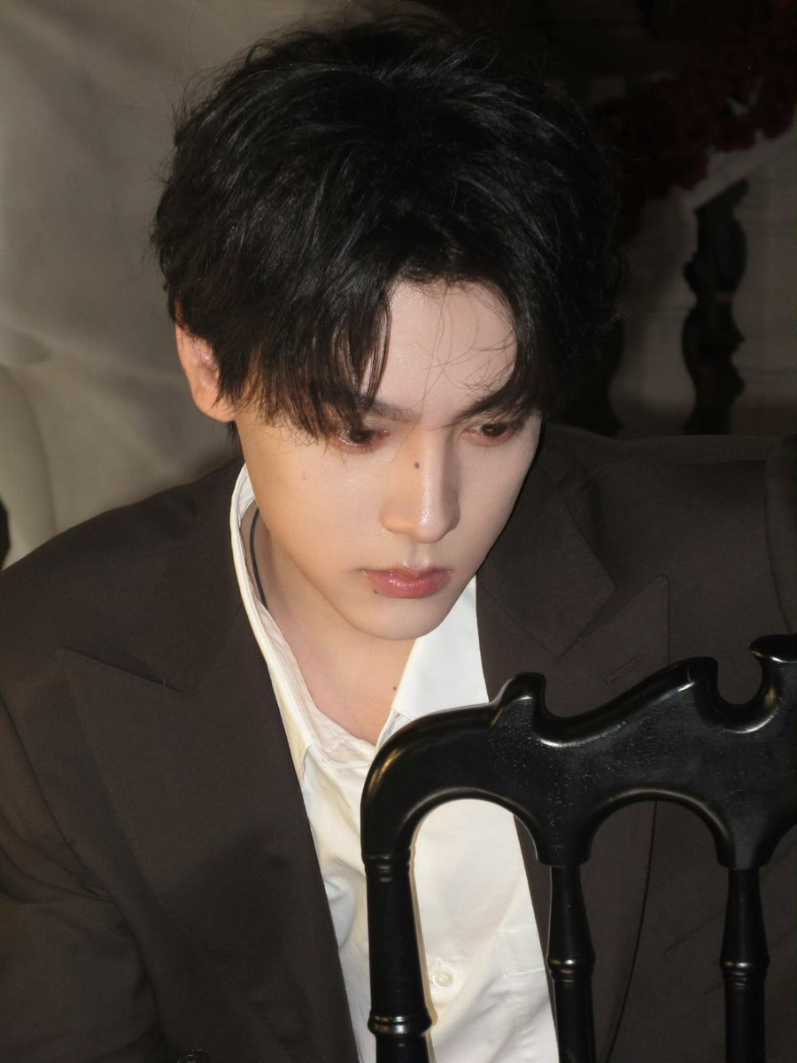 09TXN19's tweet photo. 아씨발목걸이 https://t.co/XsFtoo25zT