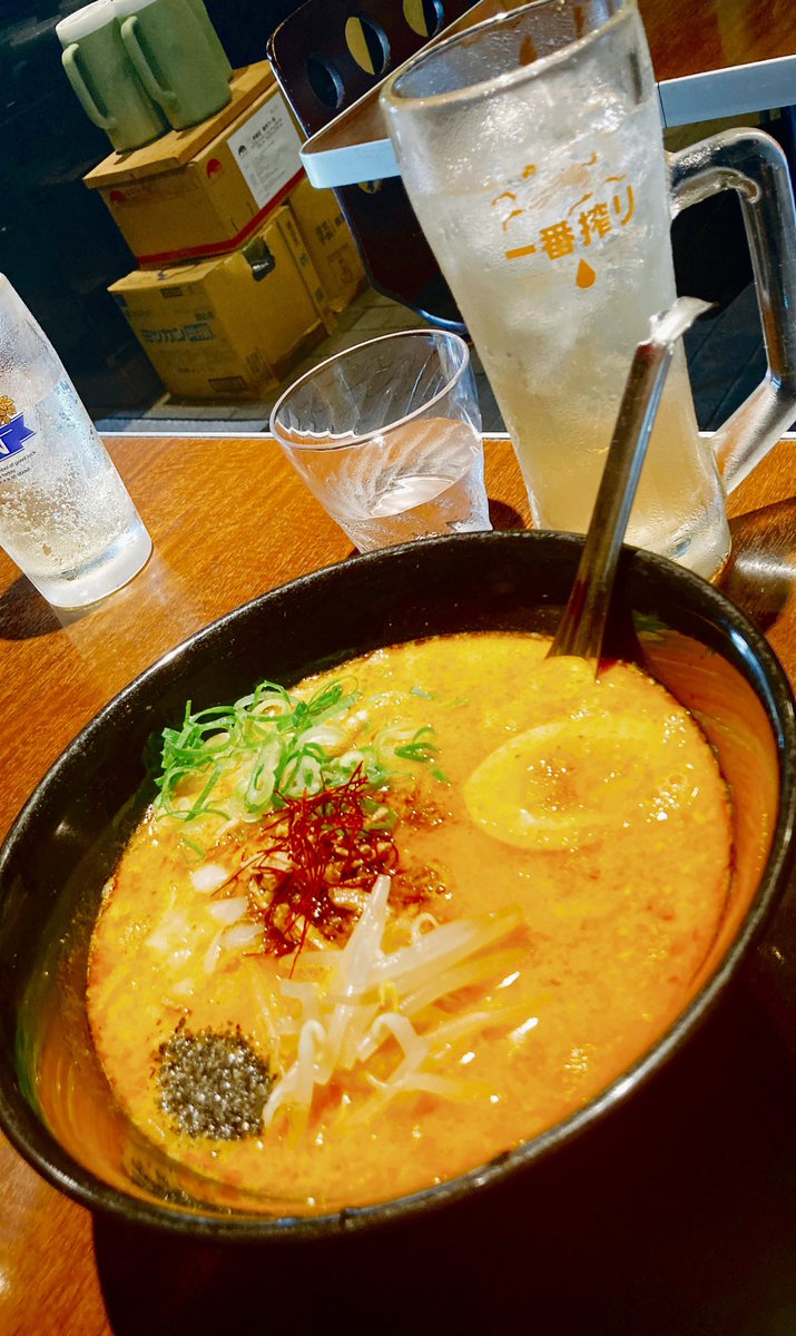 sktnntjo's tweet photo. ラーメン🍜美味しかった!!( *ˊᵕˋ*) https://t.co/YQiNdLiSr0