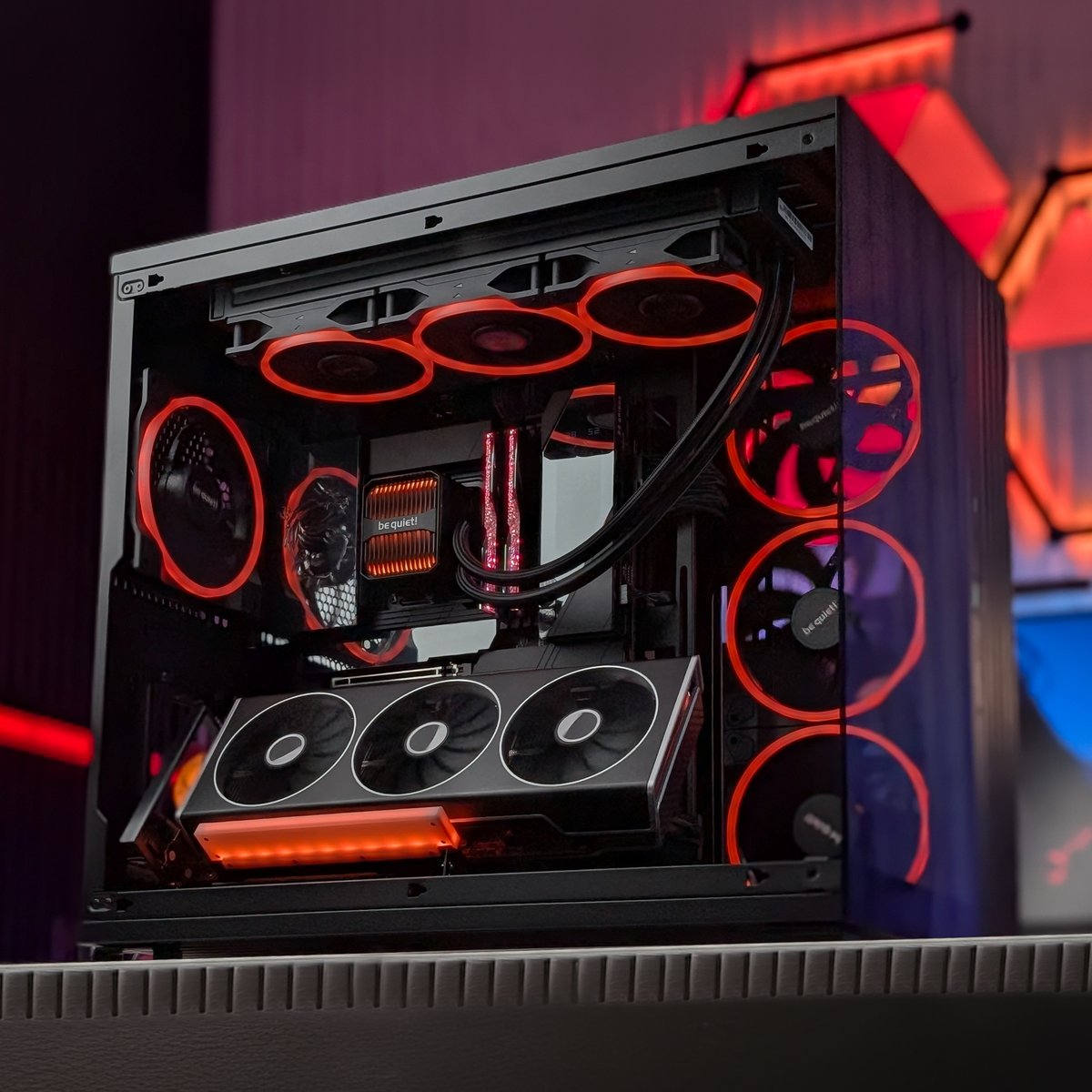 bequietofficial's tweet photo. Dark meets red ❤️⬛
A striking build by Ray Tech Studio, combining Light Base 900, Silent Loop 3, and Light Wings in a clean black setup with subtle red lighting accents.
Instagram: raytechstudio
#bequiet #LightBase900 #SilentLoop3 #LightWings #GamingSetup #SilentPC https://t.co/S1ocEaqVFU