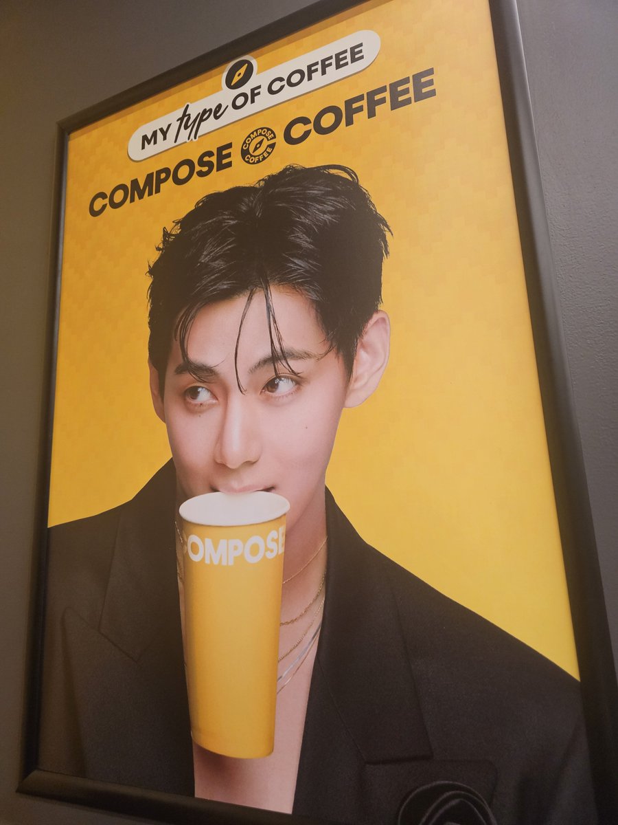 borahaetk__'s tweet photo. It is a date 💜

#ComposeCoffeePH
V FOR COMPOSE COFFEE
COMPOSE COFFEE MODEL V
#TaehyungxComposeCoffee
#VxComposeCoffee https://t.co/UVMAVKKMEg