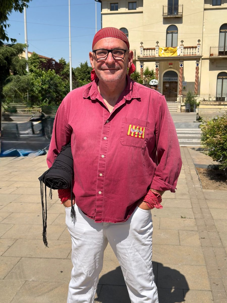 XicsGranollers's tweet photo. Lamentem informar de la mort de l’Alfons Martínez, l’Alfonsu. Membre històric de la colla, ex-cap de pinyes, graller, pare, marit, germà i cunyat de castellers. 
Compungits per la gran pèrdua i sense paraules en aquests moments. T’enyorem!
Ara, i SEMPRE amb els Xics de Granollers https://t.co/pJaJUcmbqL