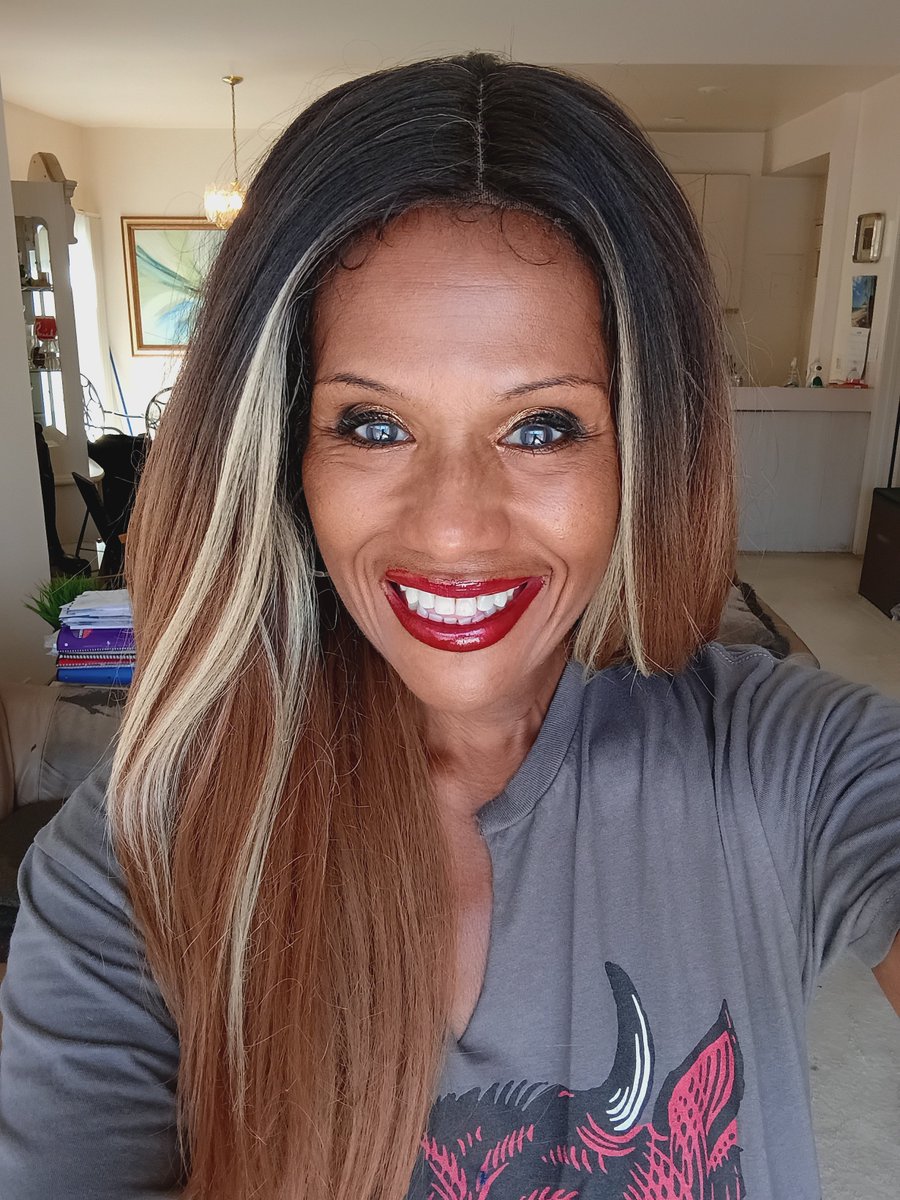 DiedraLJohnson1's tweet photo. @DaveFlame45 @LuvAfterLockup @tribecalledkarl @JudithJudah9067 @SincerelyBlogg @CourtPusateri @AliciaG93660327 @claud_lethallol @Sweet_T_1969 @KateNix79938244 @BrittneyDugan2 @ludanmama Good morning, my dear Dave, and Happy Felon Friday, my beautiful Love After Lockup family!

Wouldn't miss the season finale for the world: looks like the season just started 3 episodes ago!

Will be hosting my weekly BBQ Watch Party.

Love you all, and have a glorious day!❤️😁 https://t.co/kE8tpkUFs4
