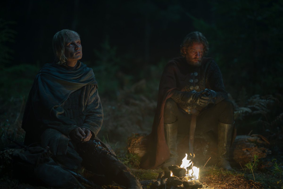 TGCfiles's tweet photo. King aegon targaryen in new image of the 7º episode of the 3rd season of #HouseoftheDragon https://t.co/VwT3XsxZlB
