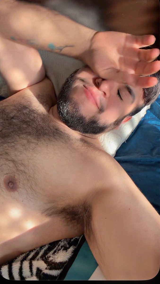 blu_cos's tweet photo. No me quiero levantar 😌 https://t.co/HwLjBwA0Dk