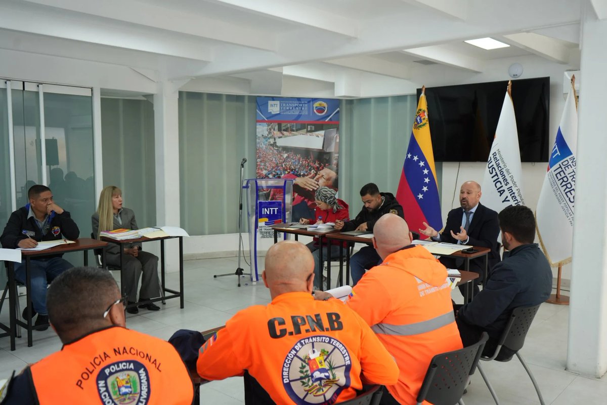 InttContigo's tweet photo. Este jueves 30 de julio, el presidente del INTT, Dr.Luis Granko, encabezó junto a su equipo gerencial la instalación de la primera reunión de la Comisión Permanente para la Seguridad Vial y de la Reducción de Siniestralidad Sector Motorizado https://t.co/i3U0aarXTX