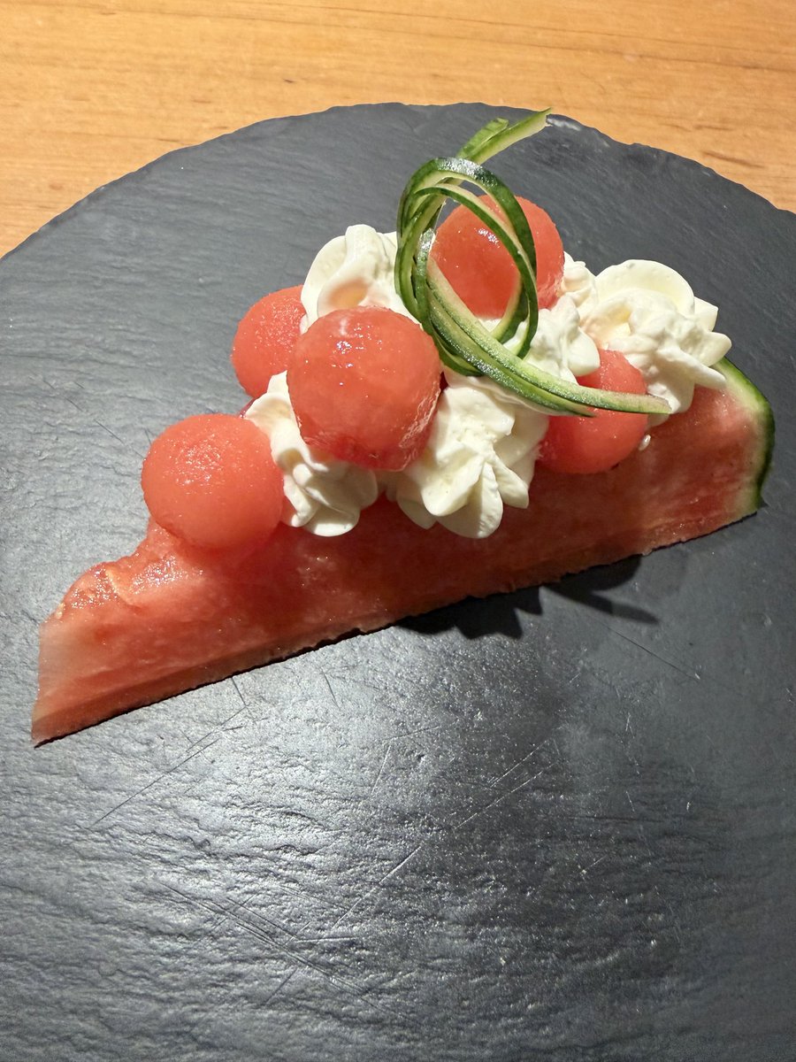 Persis_Lipset's tweet photo. 今日は久しぶりに、ドーバーソールをこの形で見た🐟 https://t.co/soifa6SmWK