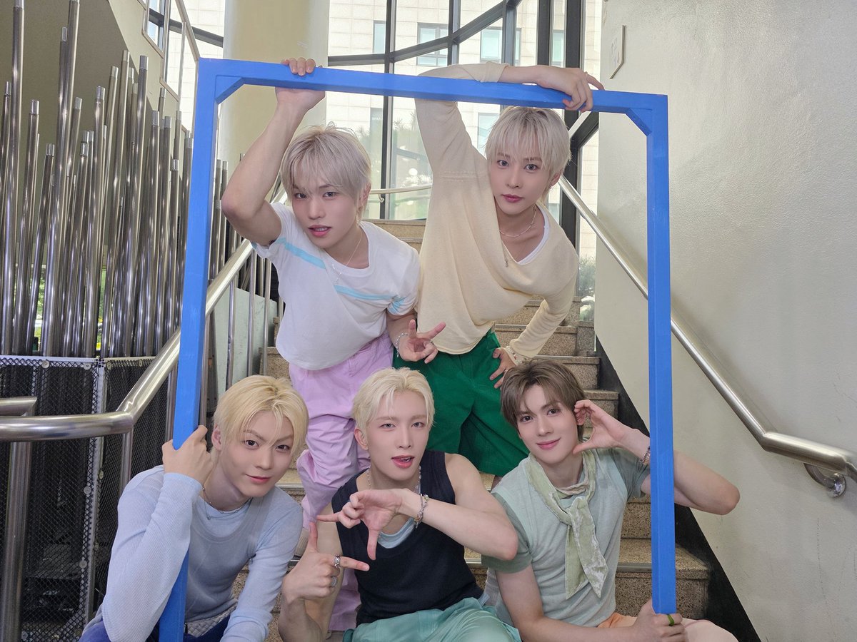 POW_grid's tweet photo. [#POW.pic] 260731

KBS2 '뮤직뱅크'

#POW #파우 #Flavor #플레이버 #GRID #그리드 https://t.co/QschSlz8QS