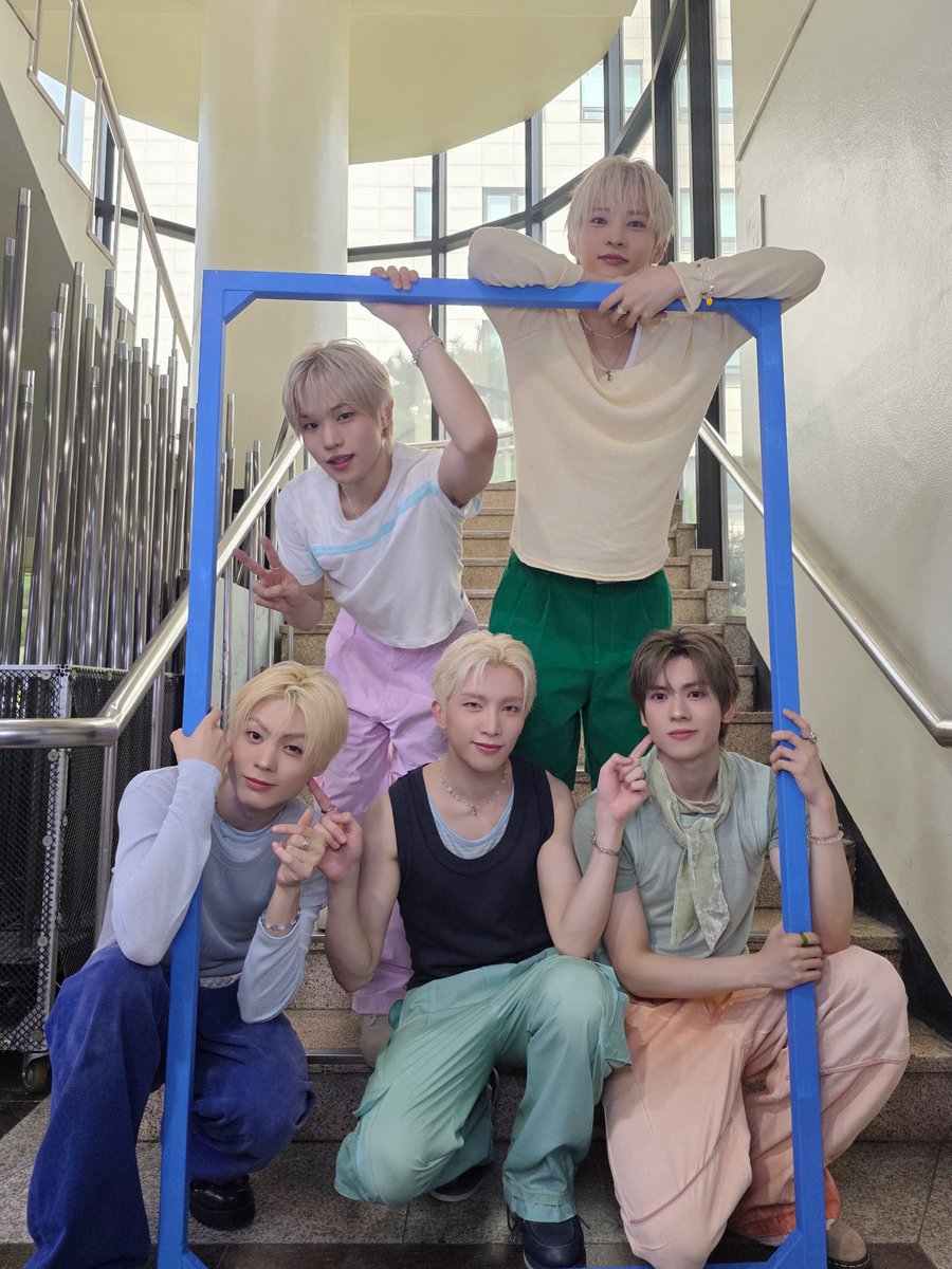 POW_grid's tweet photo. [#POW.pic] 260731

KBS2 '뮤직뱅크'

#POW #파우 #Flavor #플레이버 #GRID #그리드 https://t.co/QschSlz8QS