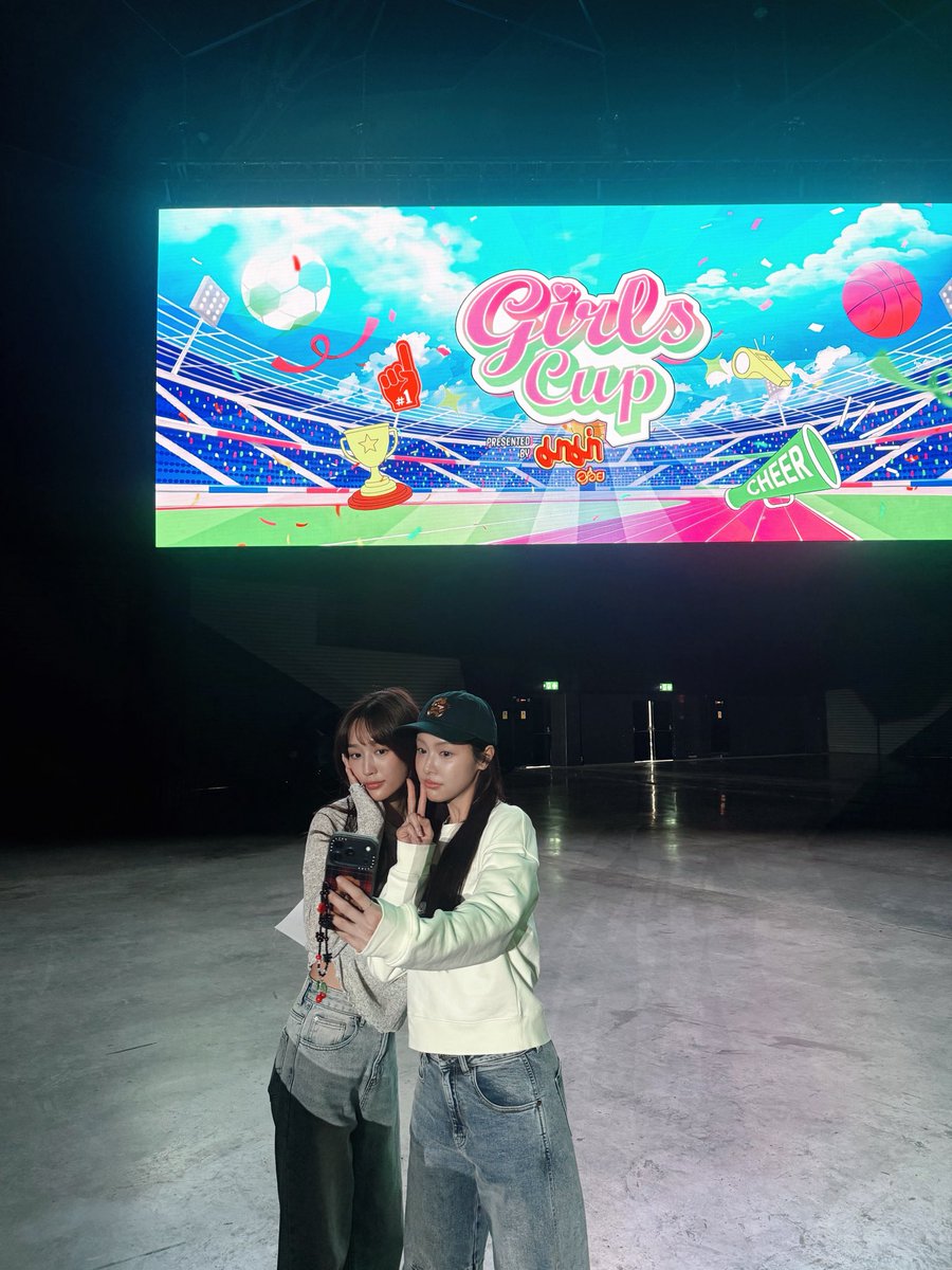 lena__lorena's tweet photo. See you tmroooooo💗💚 เจอกันนะค้าบบบบ พี่โจ้พร้อม! #GirlsCup2026 https://t.co/81rQ8UPq1l