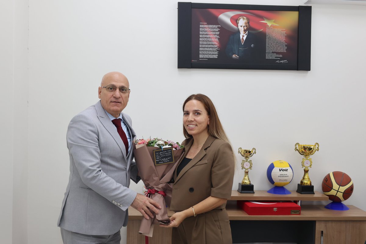 GSB_Adiyaman's tweet photo. İl Müdürümüz Sayın Hüseyin Elüstü, Gerger İlçe Gençlik ve Spor Müdürlüğü'ne görevlendirilen Nezahat Çalış’a tebrik ziyaretinde bulundu. 🌟

Ziyarette, Gerger ilçemizde gençlik hizmetlerinin ve sportif faaliyetlerin geliştirilmesine yönelik yürütülecek çalışmalar üzerine istişarelerde bulunuldu.

İl Müdürümüz Sayın Hüseyin Elüstü, Nezahat Çalış’a yeni görevinin hayırlı olmasını dileyerek başarı dileklerini iletti.

İlçemiz ve gençlerimiz için hayırlı olsun! 👏