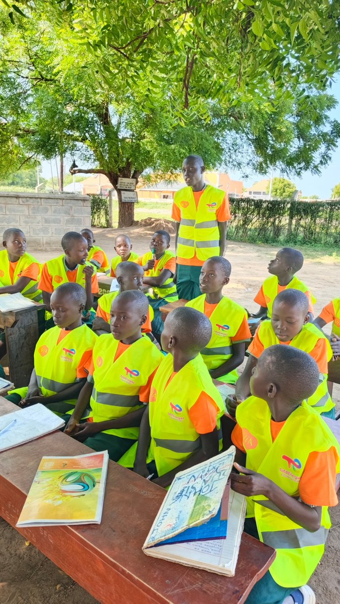 swrwug's tweet photo. Young road users committed to road safety!! 💪🏾
#AtWansekoTownPrimarySchool
#RoadSafety #SafeMobility https://t.co/uOauF6swAN