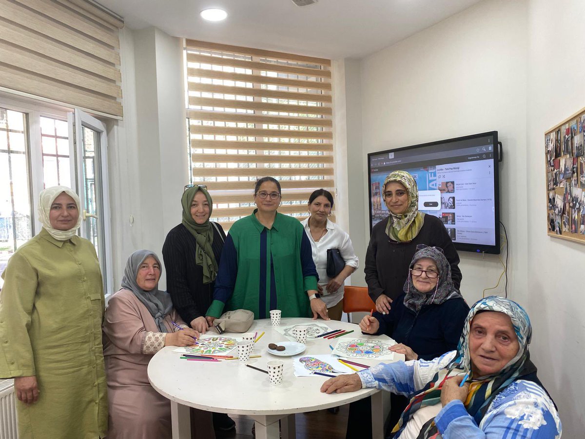 arifegumus25's tweet photo. Ümraniye Belediyemizin Aktif Yaş Al Merkezi’ni ziyaret ederek kıymetli büyüklerimizle gönül köprüleri kurduk, samimi sohbetlerine ortak olduk.

Büyüklerimizin sosyal hayatına değer katan bu anlamlı hizmetlerden dolayı Belediye Başkanımız @ismetyildirimtr ‘a ve emeği geçen tüm belediye çalışanlarımıza teşekkür ediyorum.
